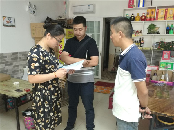 丫口社区开展餐饮油烟净化装置大排查行动