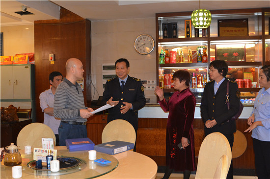 贺州市开展餐饮经营单位油烟治理百日攻坚行动