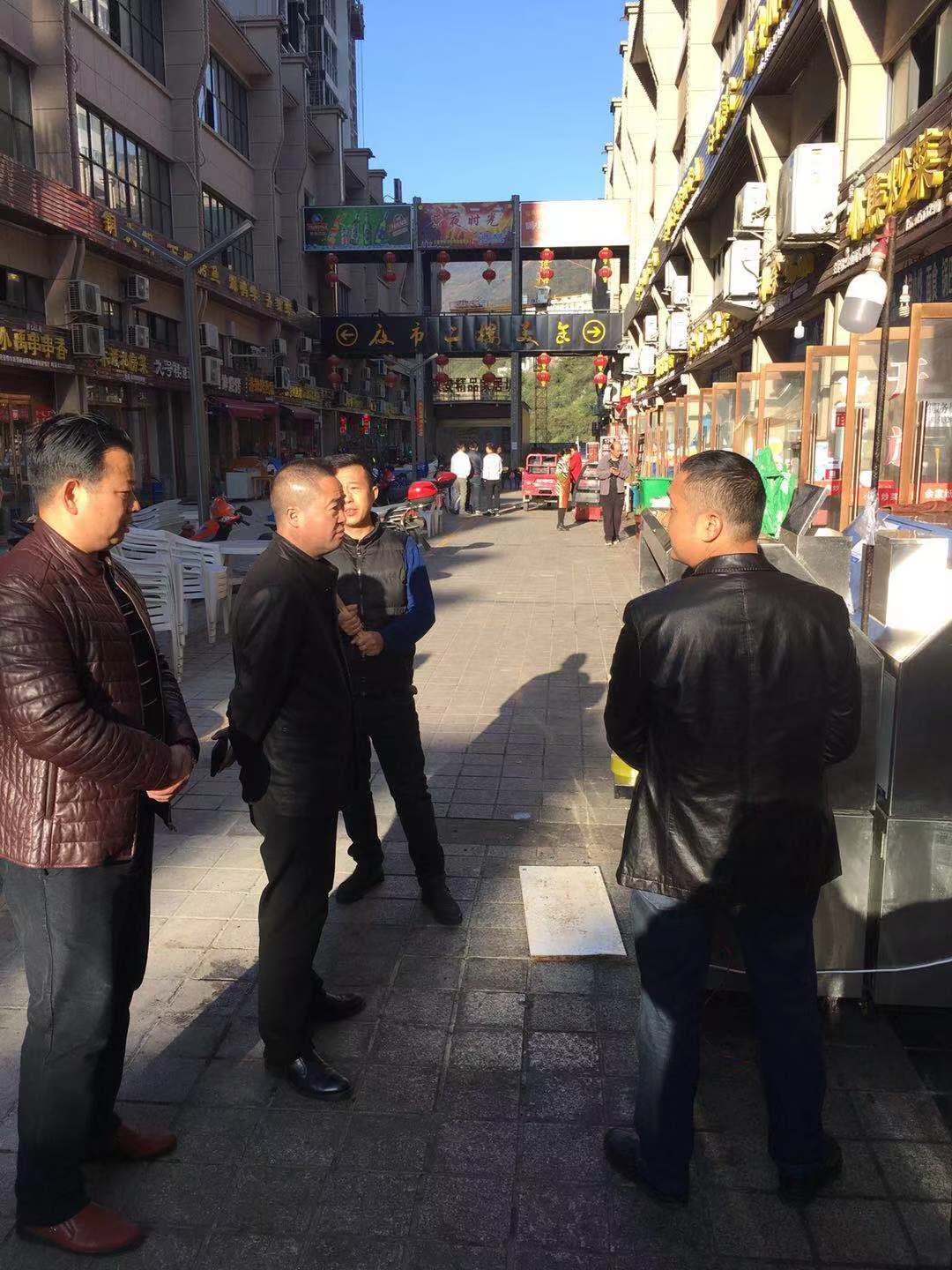 紫阳县城管执法大队加大城区餐饮业油烟污染整治力度