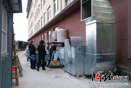 魏县组建“巾帼”中队治理餐饮油烟