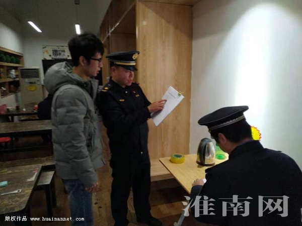 淮南经开区城管整治油烟“零容忍”