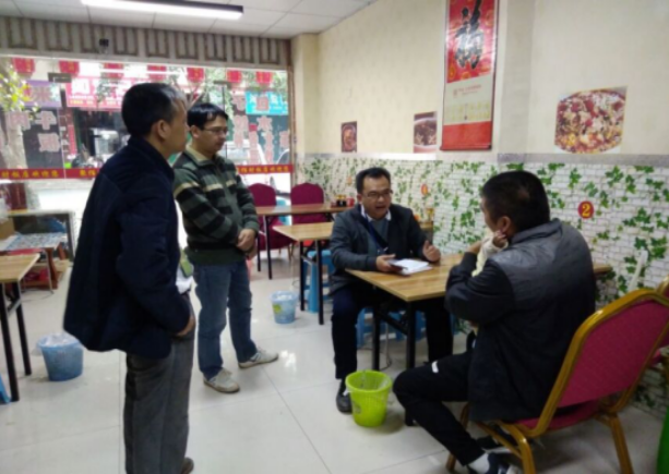 金象社区在辖区开展整治餐饮店油烟、噪音污染活动