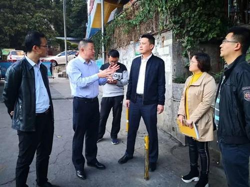 攀枝花市东区政法委书记督导检查枣子坪、东风螺丝嘴餐饮油烟清理整治情况