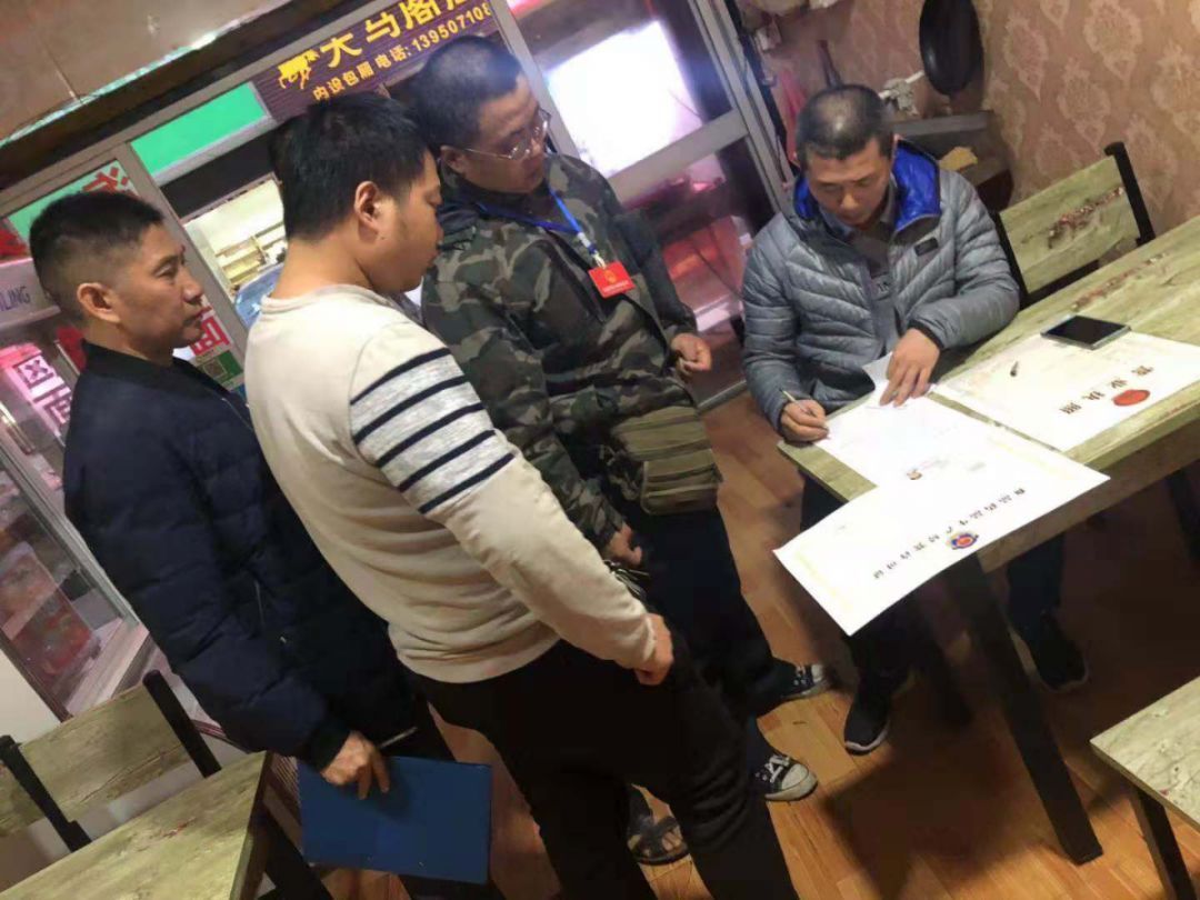 城厢区环保局联合三个街道办事处开展油烟污染整治