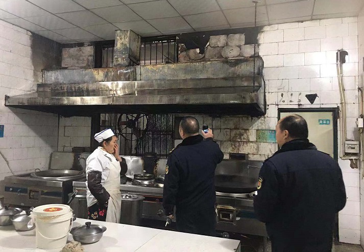 开江县城管综合执法大队多措并举开展餐饮业油烟治理工作