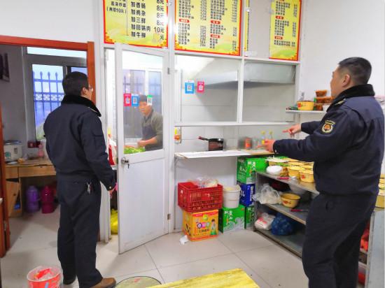 琅管委执法局开展日常化餐饮油烟排查工作