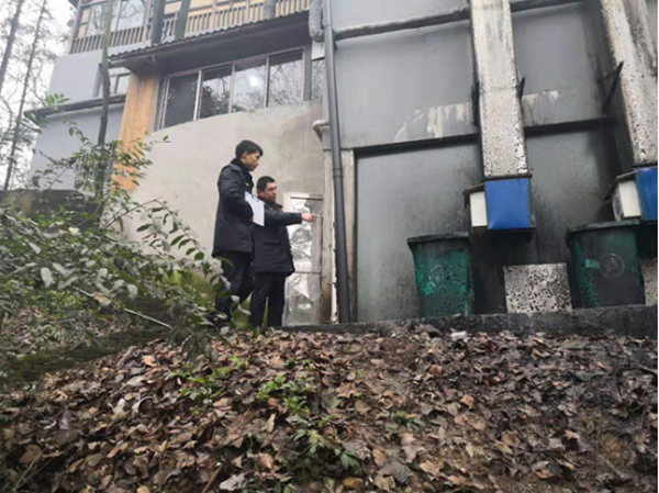 常德经开区城管局开展餐饮油烟集中整治行动
