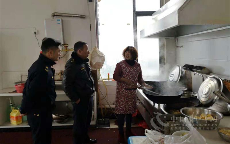 利川市2019年底餐饮服务业将全部实现油烟达标排放
