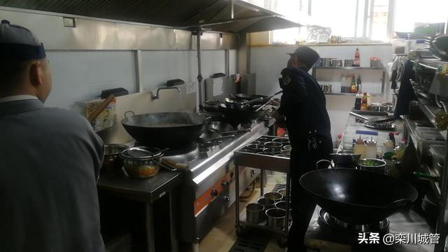 栾川县开展餐饮服务业油烟污染排查行动