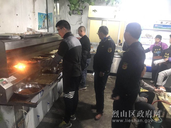 杨庄办城管“三举措”积极开展油烟污染环境整治工作