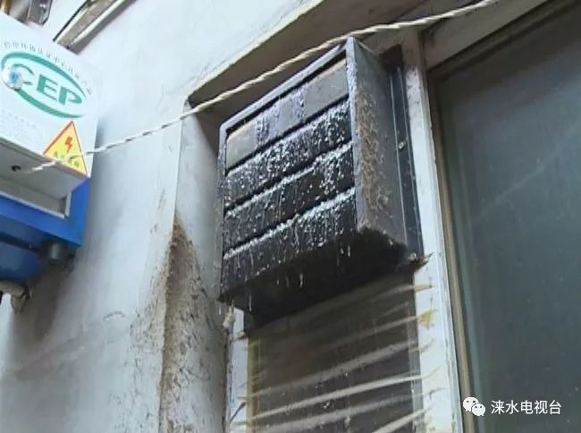 涞水县县长朱明新带队暗查餐饮油烟排放情况