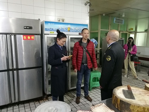 天全县市场监督管理局开展餐饮店油烟整治工作
