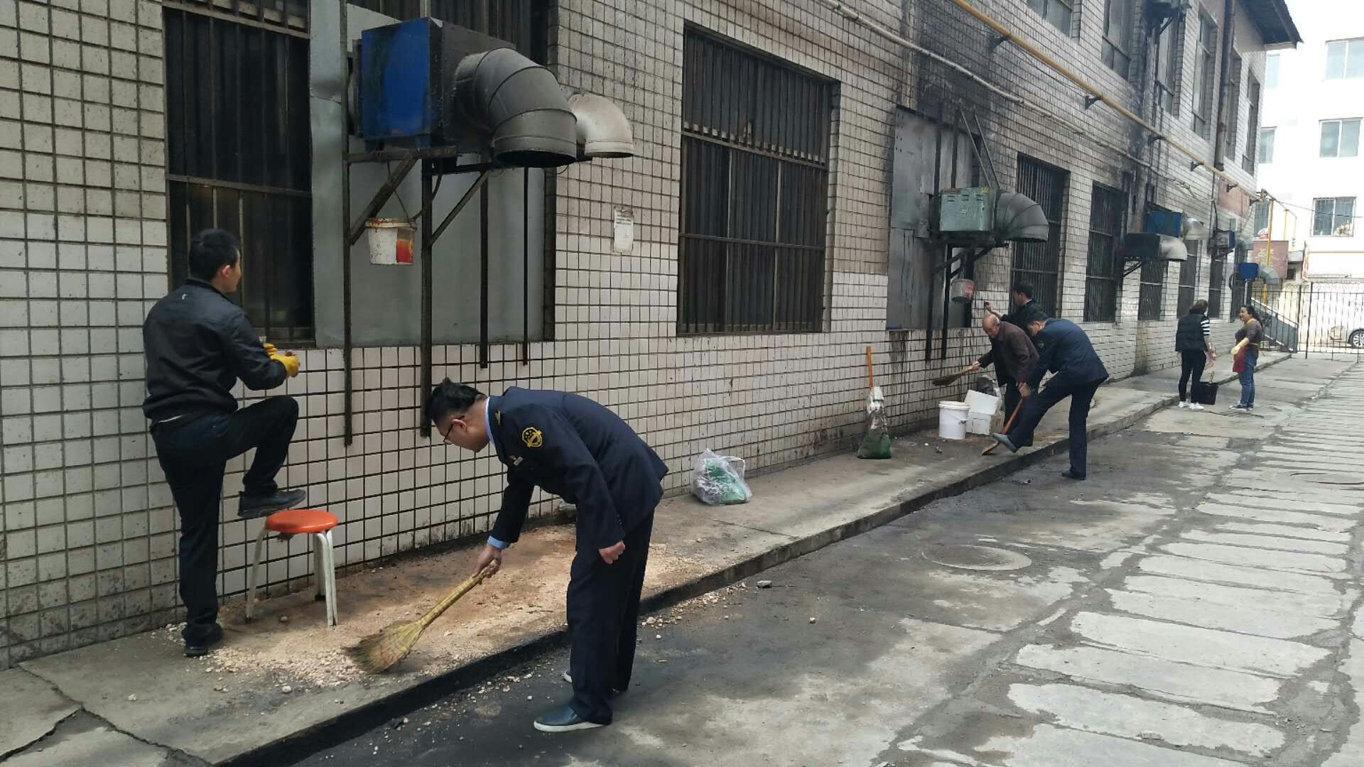 华亭市东华食药监所开展餐饮单位油烟污染专项检查