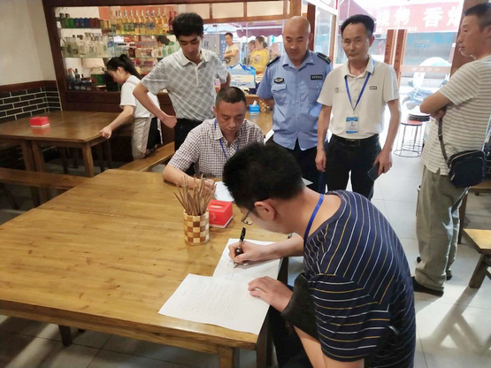 渠县综合行政执法局开展餐饮油烟排放专项整治行动