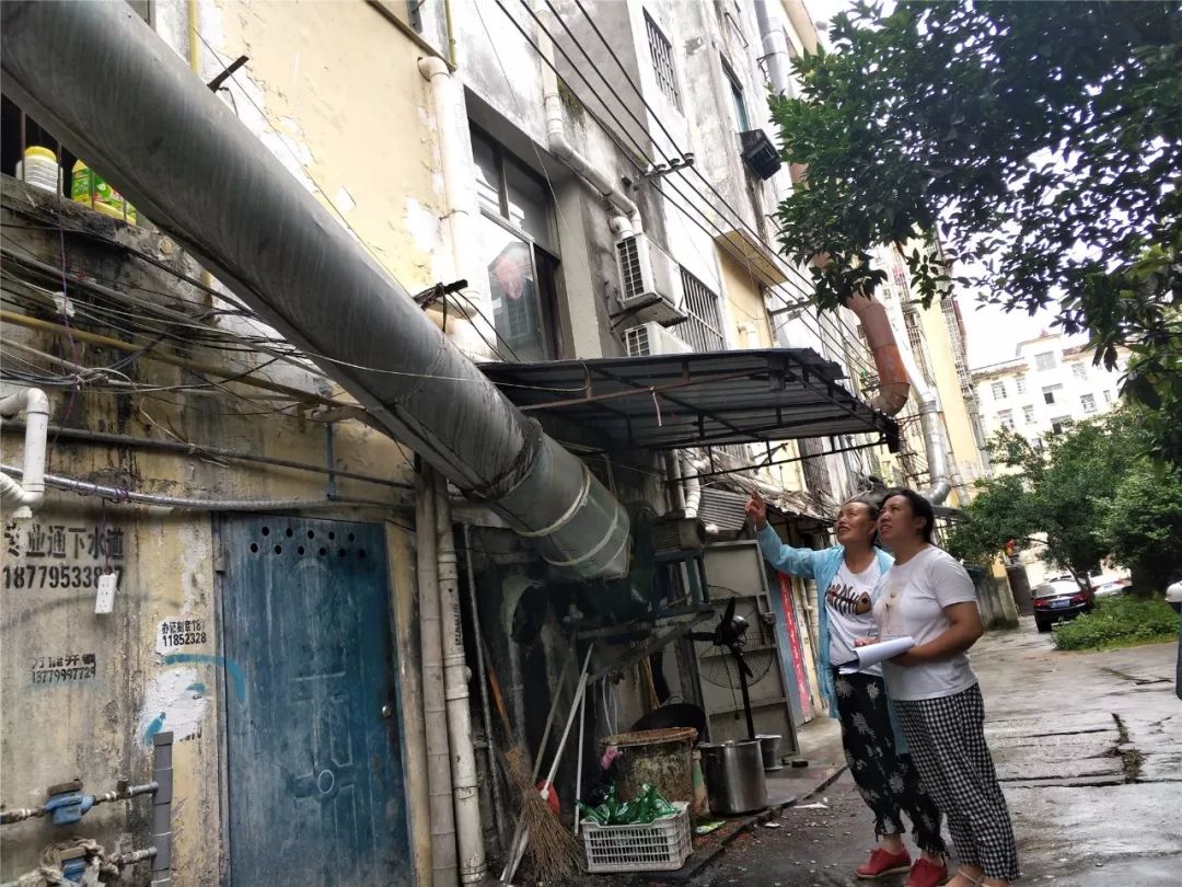 奉新县社区开展餐饮油烟专项治理摸底工作