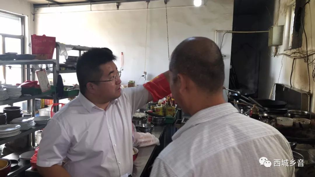 西城乡向餐馆饭店餐厨油烟污染亮剑