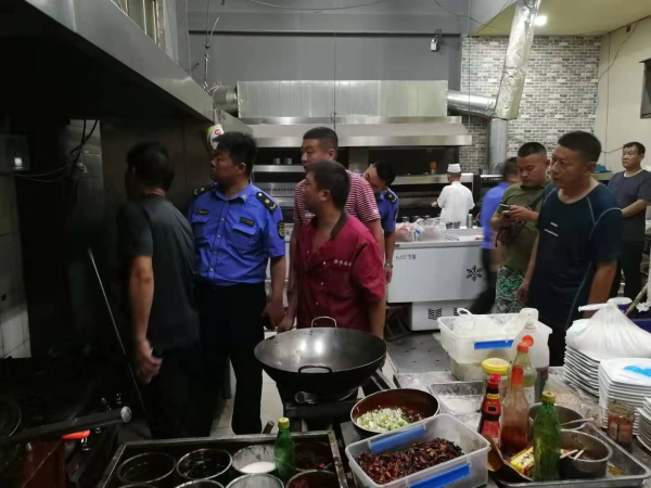 单县南城街道开展餐饮行业油烟排放专项整治活动