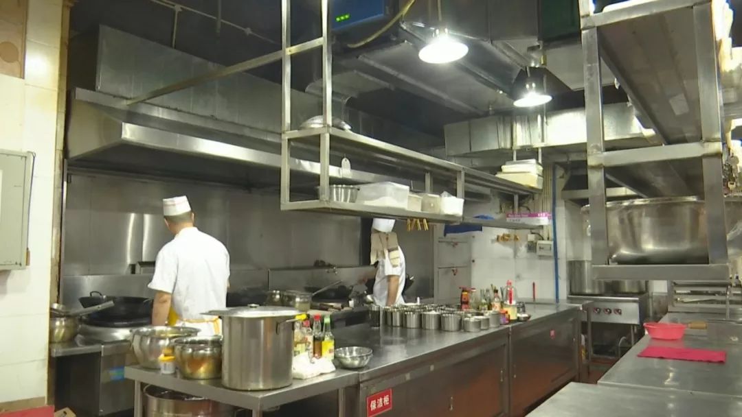 重庆市荣昌区开展餐饮油烟整治