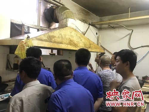 巩义市开展油烟污染执法实地检查