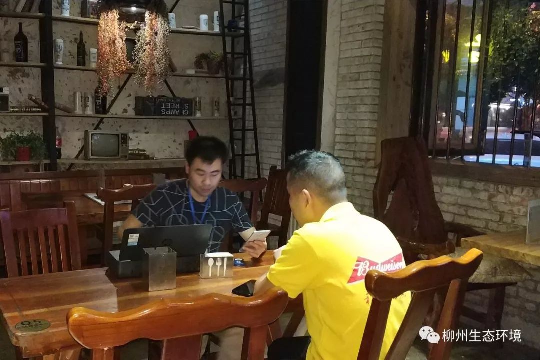 柳州城中生态环境局查处两起油烟扰民案件
