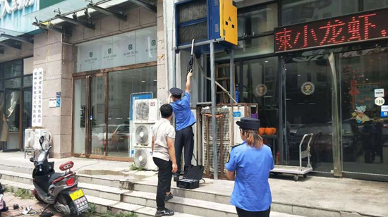 国基路多部门联合开展餐饮饭店现场油烟检测