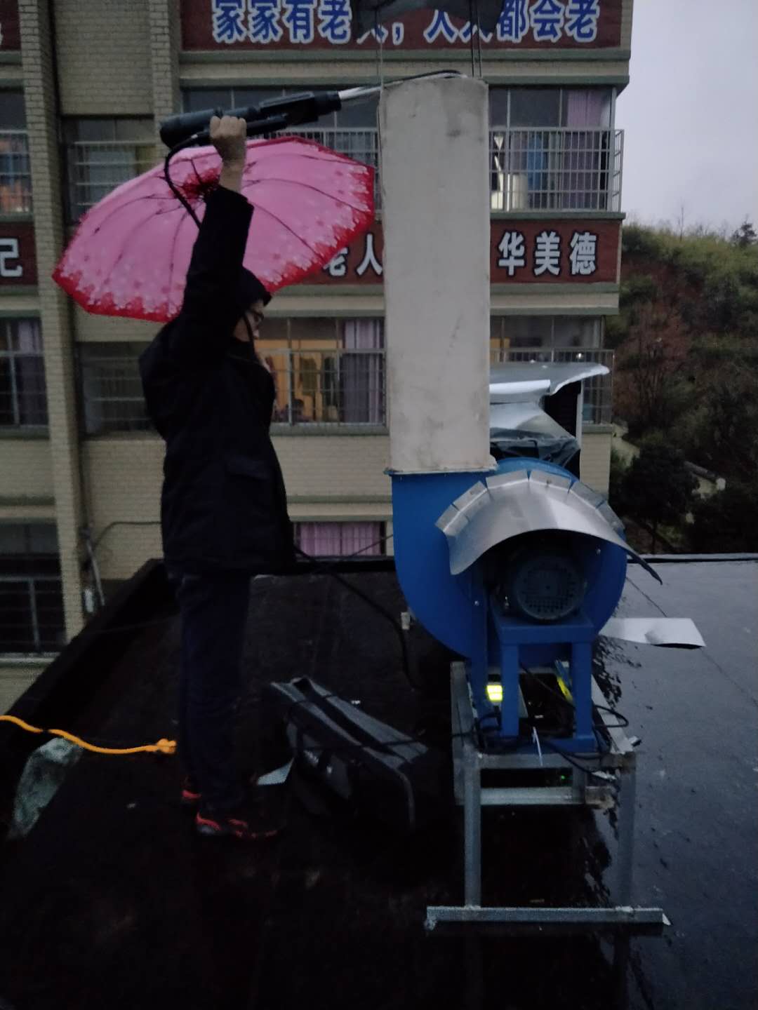 衡山县城管执法局推进餐饮油烟治理工作