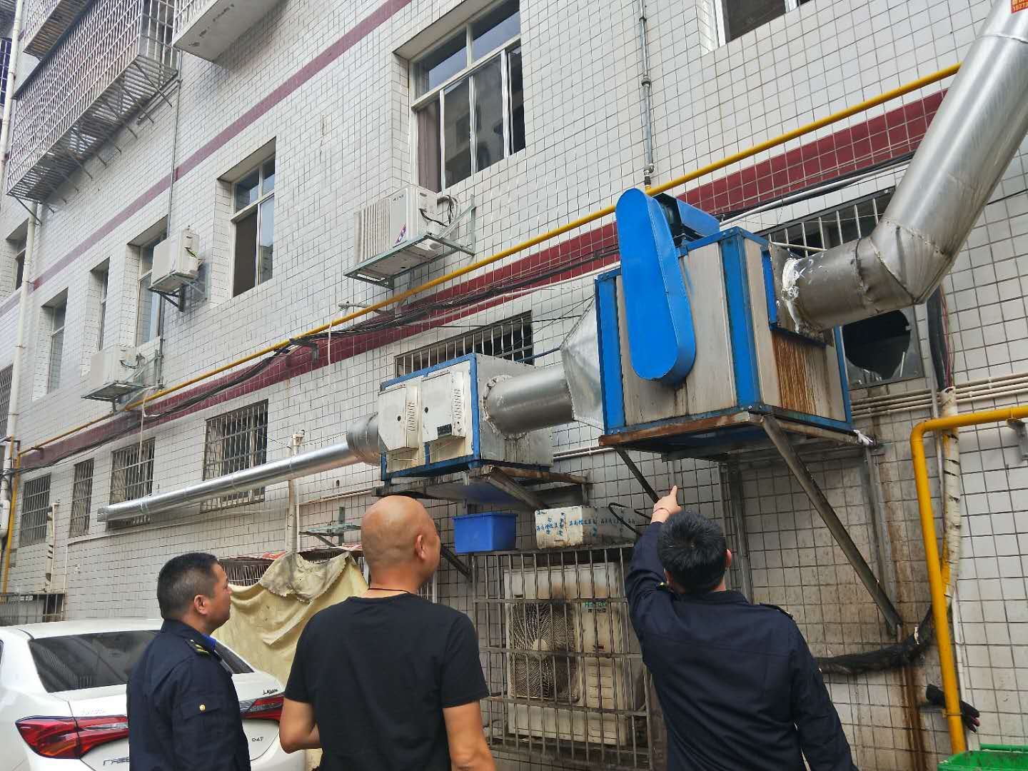 衡山县城管执法局推进餐饮油烟治理工作