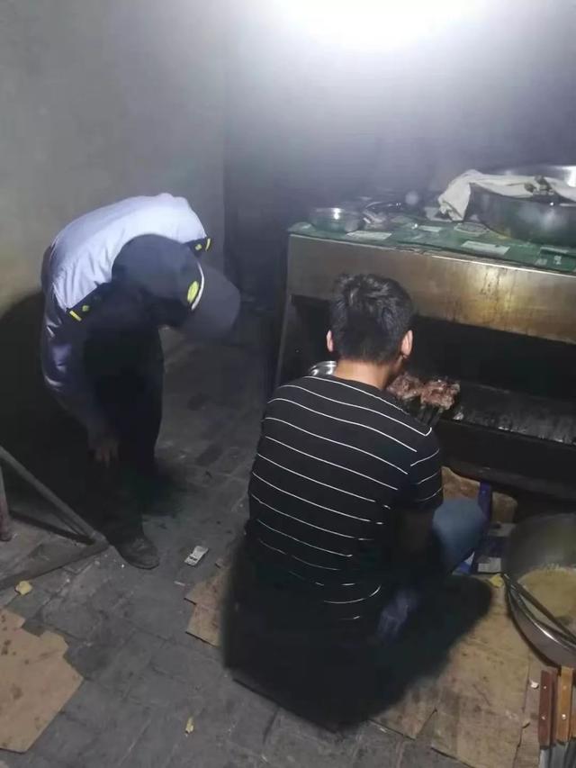 曹县综合行政执法局开展夜间集中治理行动