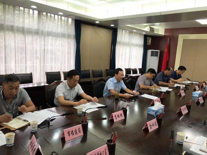 新余市副市长徐文泊主持召开城区餐饮油烟专项整治工作调度会