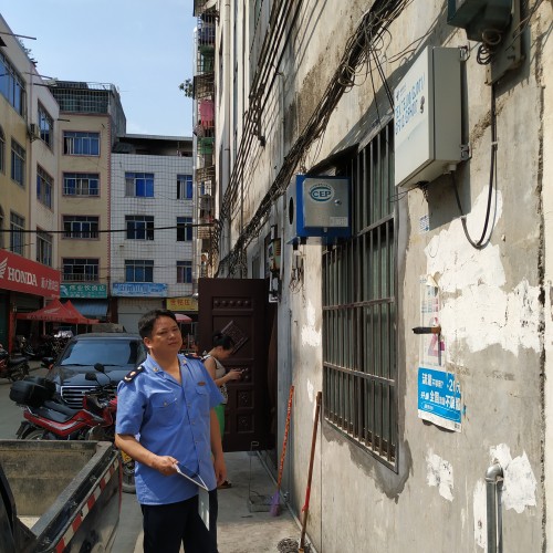 天峨县市场监督管理局开展餐饮油烟排放专项整治工作