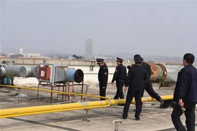 沂水县综合行政执法局开展油烟净化设施突击检查