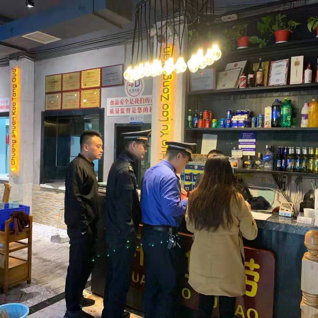 青白江区综合行政执法局开展餐饮油烟检查行动