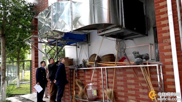 慈利县多部门联合检查验收城区餐饮场所油烟净化设施