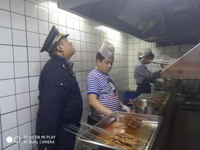 西安曲江新区城管执法局开展油烟排放污染专项治理工作