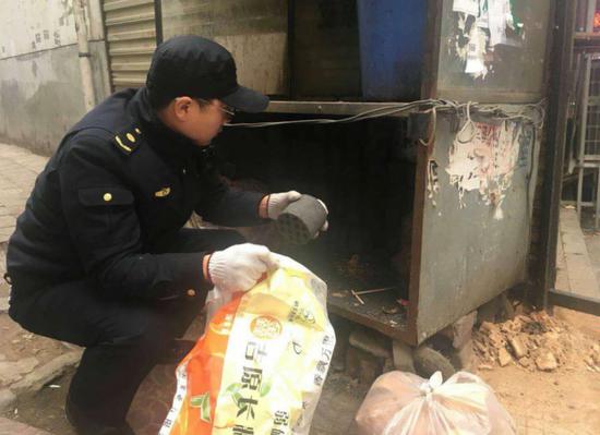 西安经开区开展餐饮服务业常态化执法检查