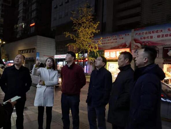 云岩区副区长石洋一行到水东社区调研油烟治理工作