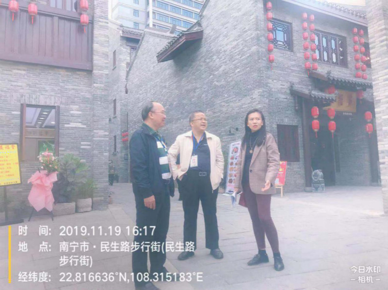 兴宁生态环境局开展三街两巷餐饮油烟污染店铺检查