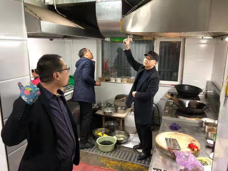 临汾经济开发区市场监管分局开展餐饮油烟治理行动