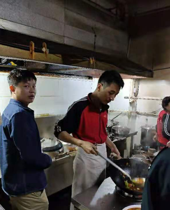 李楼镇持续加强餐饮污染巡查治理