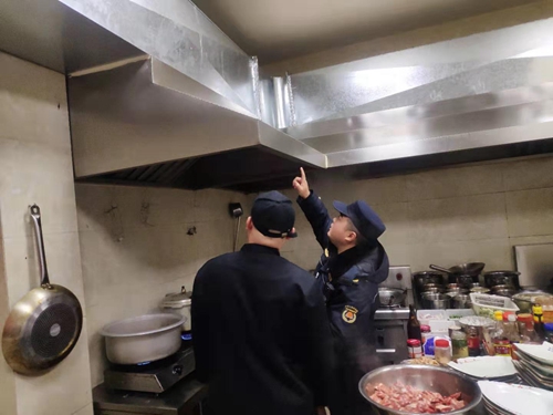 长兴县综合行政执法局泗安中队开展餐饮业油烟污染专项检查