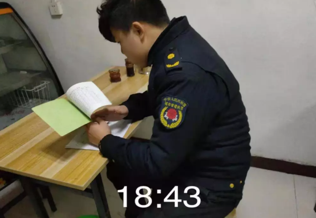 科技园街道办事处开展餐饮业油烟净化设施专项检查整治行动