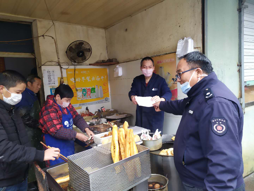 宁波市海曙区集士港中队开展餐饮业油烟治理工作