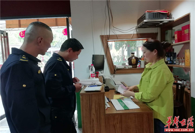 长沙市开福区沙坪街道开展餐饮油烟集中整治行动