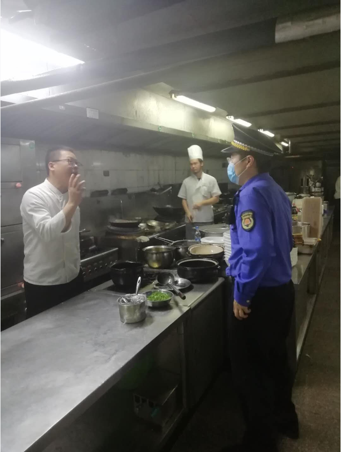 东钱湖管委会执法局开展餐饮油烟污染整治专项行动