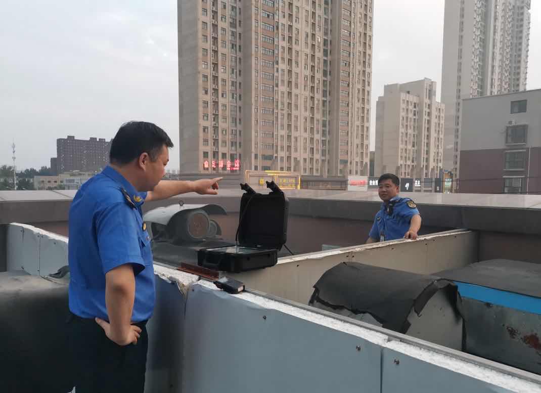 文峰区城市管理行政执法局落实餐饮行业油烟污染监管工作