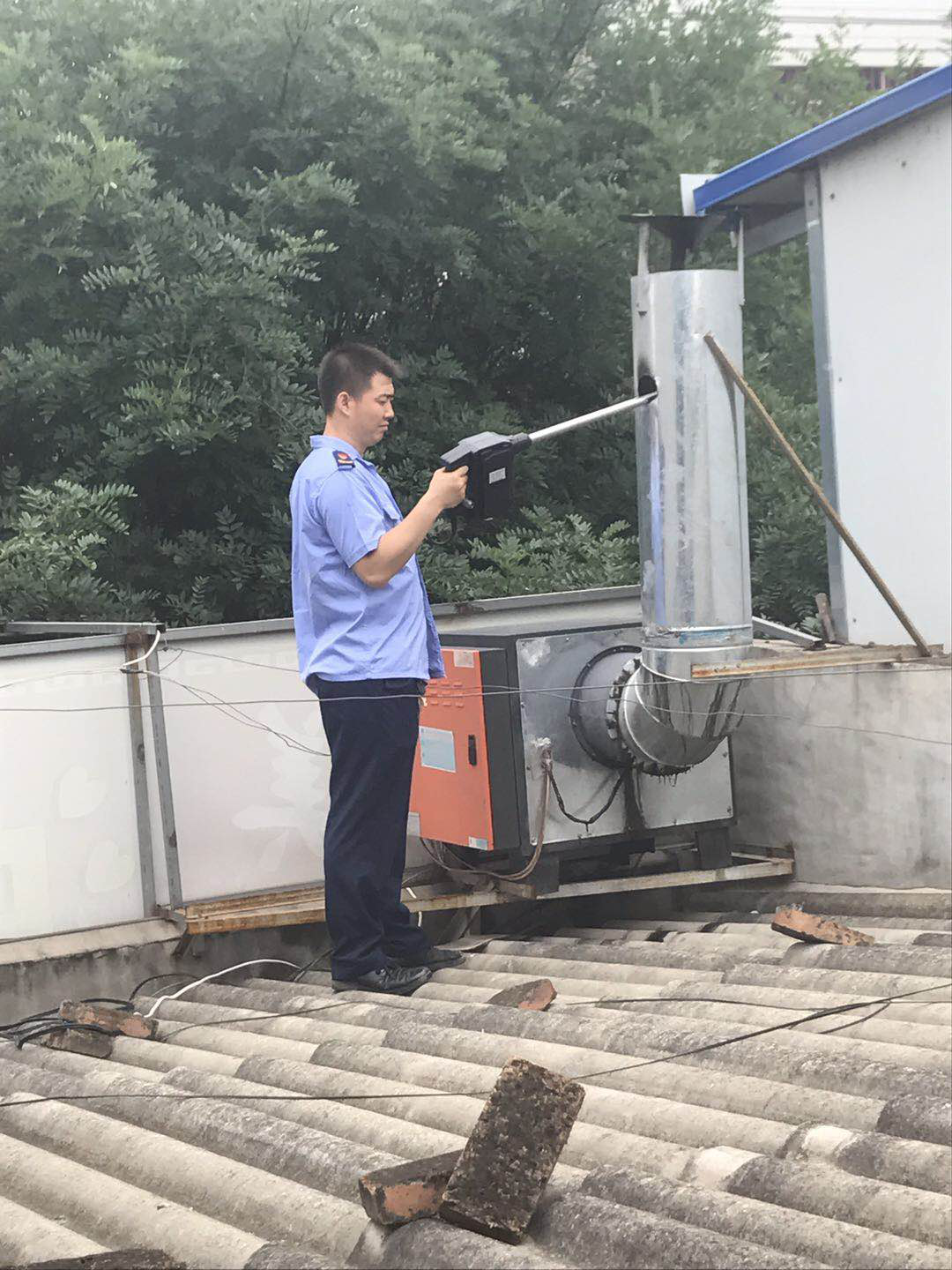 马庄街道开展为期一个礼拜的油烟检测治理工作