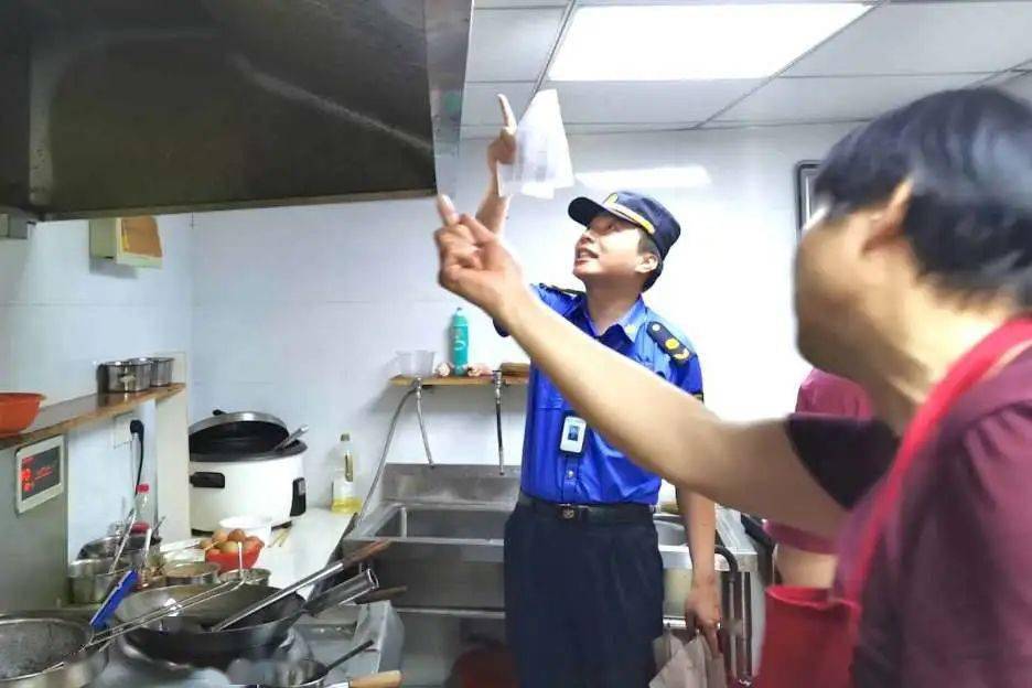北干街道“四抓”促进餐饮油烟整治
