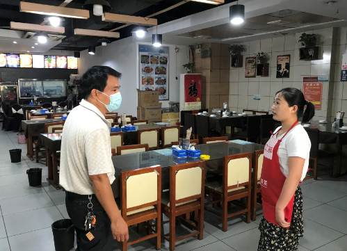 名门世家社区开展餐饮门店油烟净化排查工作