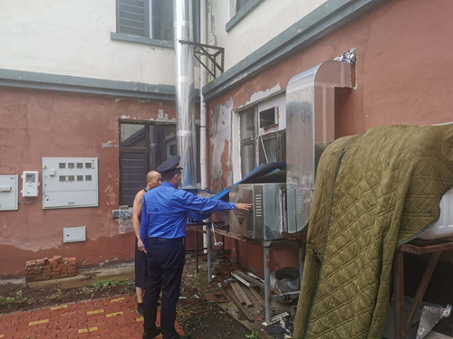 长白山综合执法支队池南大队开展油烟污染专项整治行动