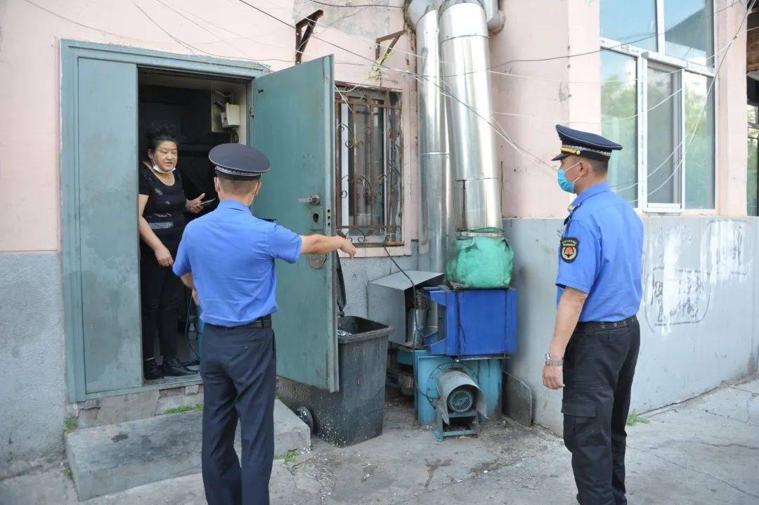 海拉尔区城市管理综合执法局助推创卫工作